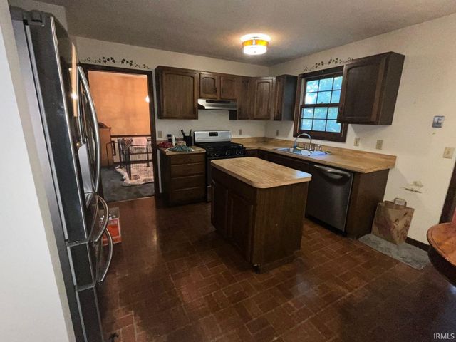 51561 Teasdale Court, South Bend, IN 46637