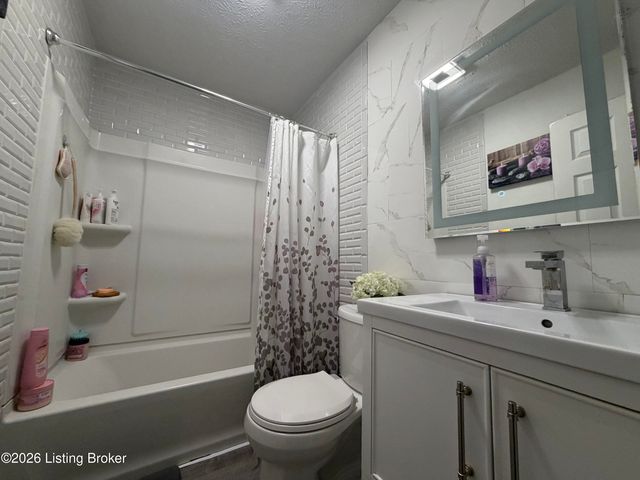 3345 Pioneer Trail, Pioneer Village, KY 40165