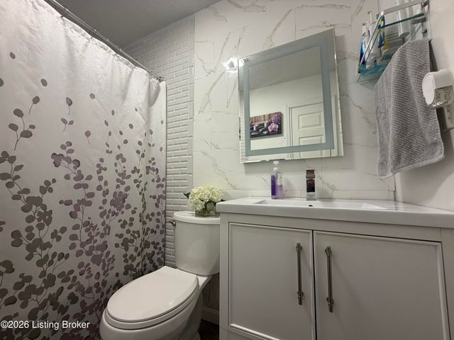 3345 Pioneer Trail, Pioneer Village, KY 40165