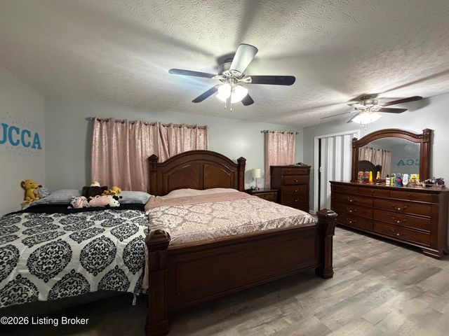 3345 Pioneer Trail, Pioneer Village, KY 40165