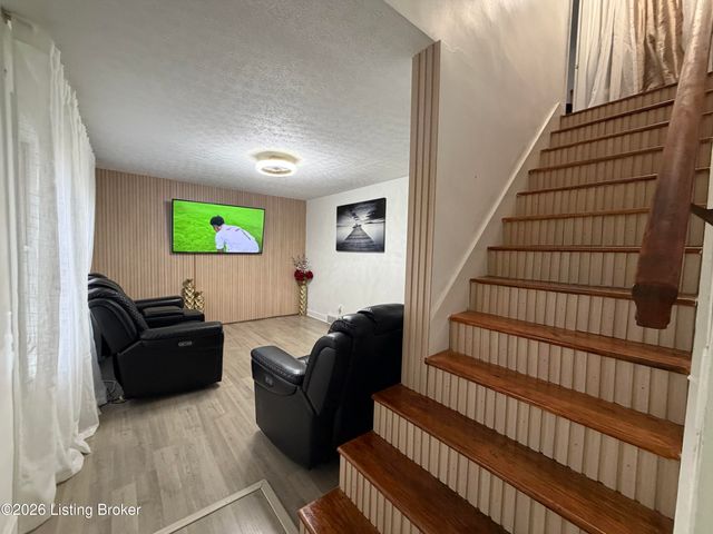 3345 Pioneer Trail, Pioneer Village, KY 40165