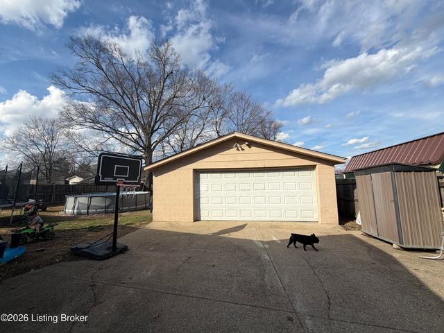 3345 Pioneer Trail, Pioneer Village, KY 40165