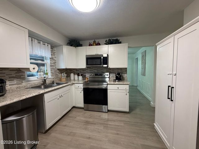 3345 Pioneer Trail, Pioneer Village, KY 40165