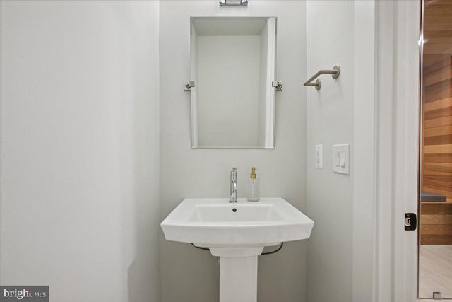 4055 THORNTON, Annandale, VA 22003