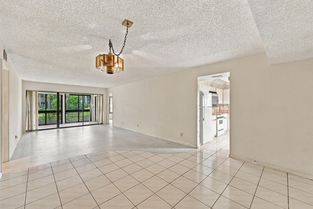5640 Fairway Park Drive 101, Boynton Beach, FL 33437