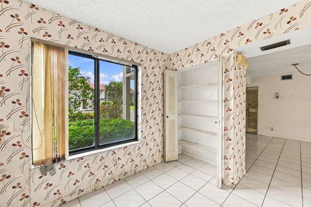 5640 Fairway Park Drive 101, Boynton Beach, FL 33437