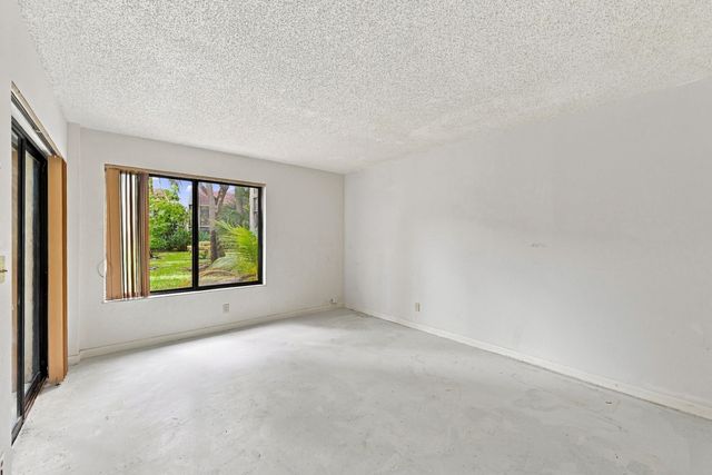 5640 Fairway Park Drive 101, Boynton Beach, FL 33437