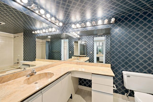 5640 Fairway Park Drive 101, Boynton Beach, FL 33437