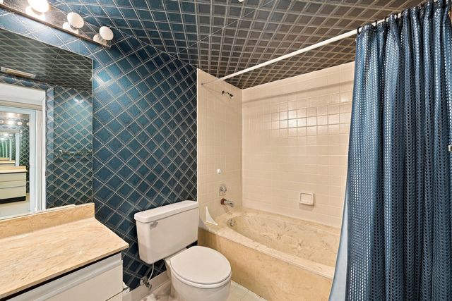 5640 Fairway Park Drive 101, Boynton Beach, FL 33437
