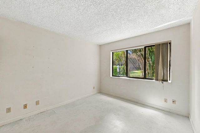 5640 Fairway Park Drive 101, Boynton Beach, FL 33437