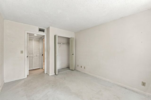 5640 Fairway Park Drive 101, Boynton Beach, FL 33437