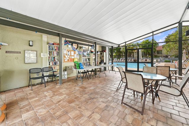5640 Fairway Park Drive 101, Boynton Beach, FL 33437