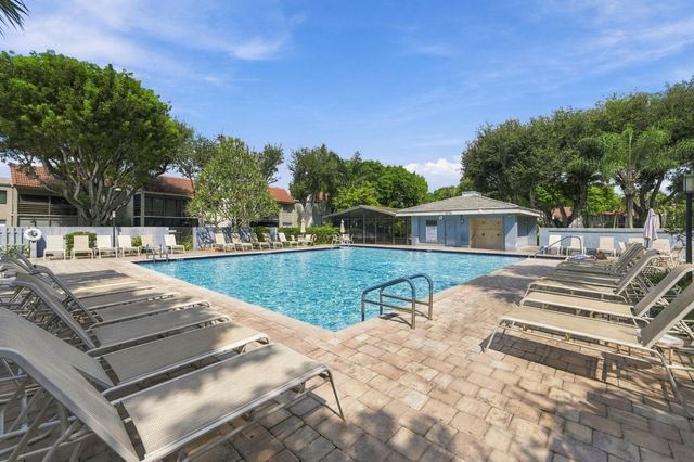5640 Fairway Park Drive 101, Boynton Beach, FL 33437