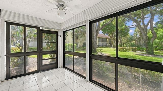 5640 Fairway Park Drive 101, Boynton Beach, FL 33437