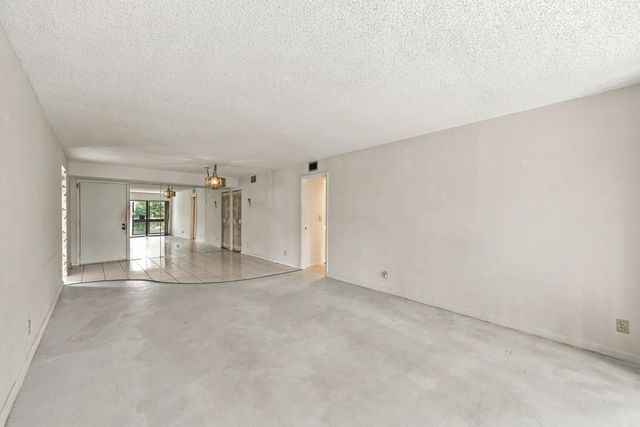 5640 Fairway Park Drive 101, Boynton Beach, FL 33437
