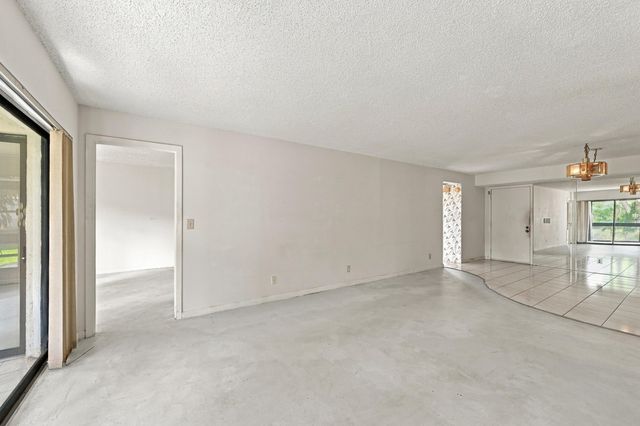 5640 Fairway Park Drive 101, Boynton Beach, FL 33437