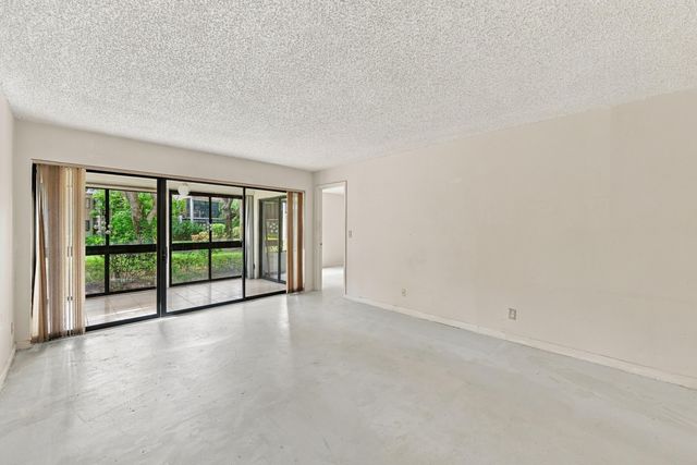 5640 Fairway Park Drive 101, Boynton Beach, FL 33437