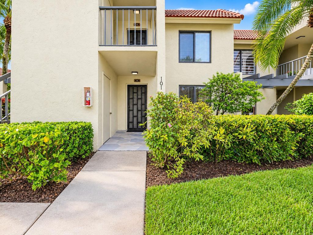 5640 Fairway Park Drive 101, Boynton Beach, FL 33437