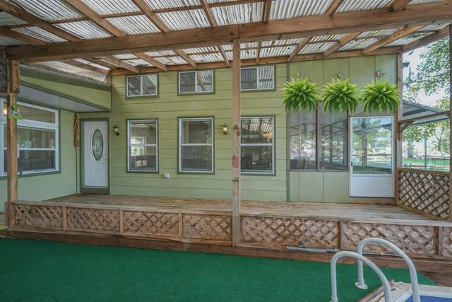 96 N Lakeside Drive, Huntsville, TX 77320