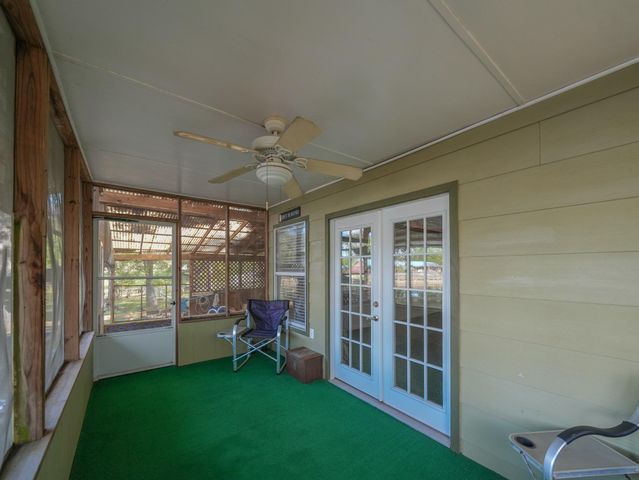 96 N Lakeside Drive, Huntsville, TX 77320