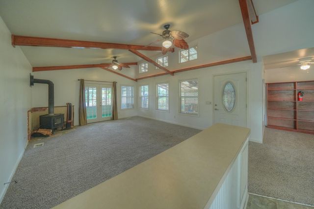 96 N Lakeside Drive, Huntsville, TX 77320