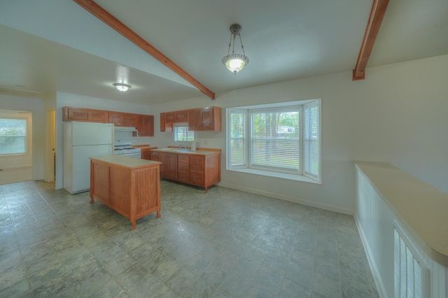 96 N Lakeside Drive, Huntsville, TX 77320