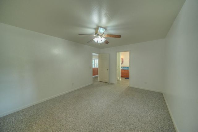 96 N Lakeside Drive, Huntsville, TX 77320