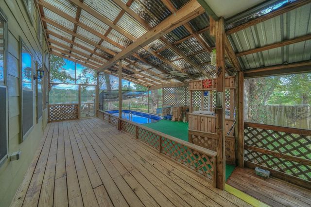 96 N Lakeside Drive, Huntsville, TX 77320