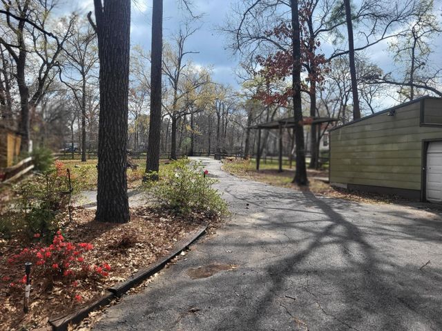 96 N Lakeside Drive, Huntsville, TX 77320