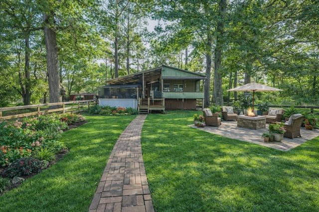 96 N Lakeside Drive, Huntsville, TX 77320