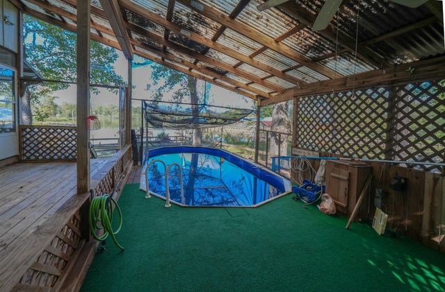 96 N Lakeside Drive, Huntsville, TX 77320