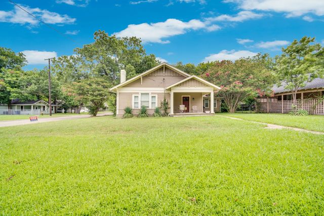 208 W Denton Street, Ennis, TX 75119