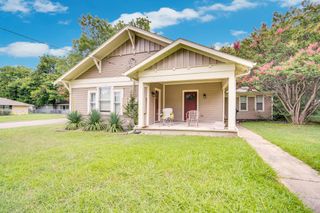 208 W Denton Street, Ennis, TX 75119