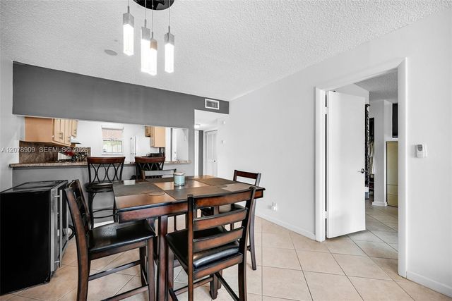 7610 Stirling Road 206F, Davie, FL 33024