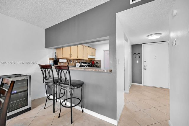 7610 Stirling Road 206F, Davie, FL 33024