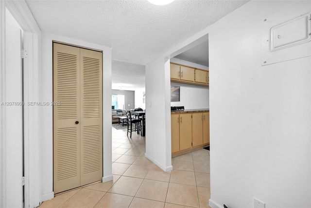 7610 Stirling Road 206F, Davie, FL 33024