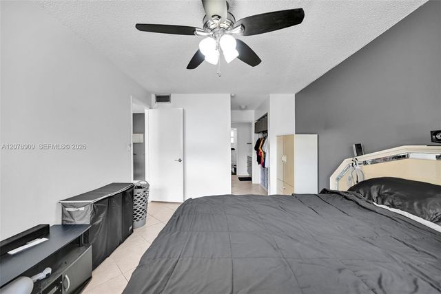 7610 Stirling Road 206F, Davie, FL 33024