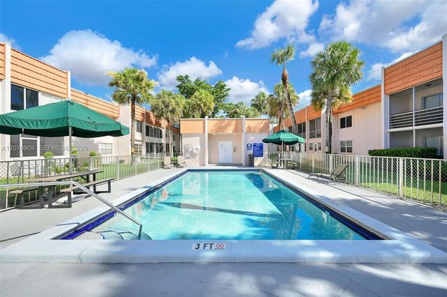 7610 Stirling Road 206F, Davie, FL 33024