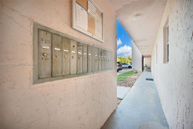 7610 Stirling Road 206F, Davie, FL 33024