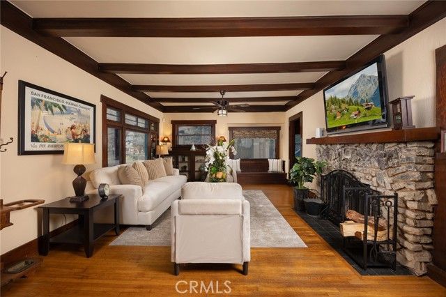 577 N Chester Avenue, Pasadena, CA 91106