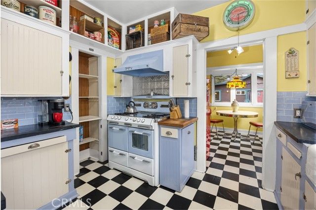 577 N Chester Avenue, Pasadena, CA 91106