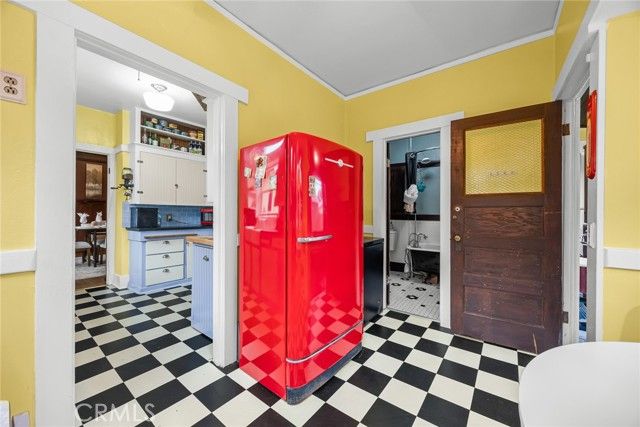 577 N Chester Avenue, Pasadena, CA 91106