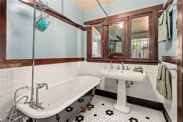 577 N Chester Avenue, Pasadena, CA 91106