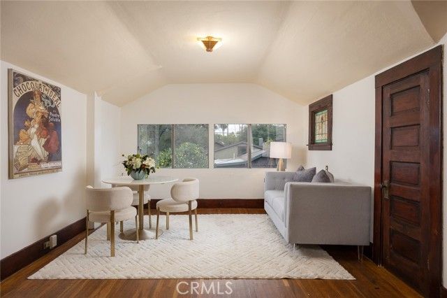 577 N Chester Avenue, Pasadena, CA 91106