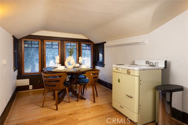 577 N Chester Avenue, Pasadena, CA 91106