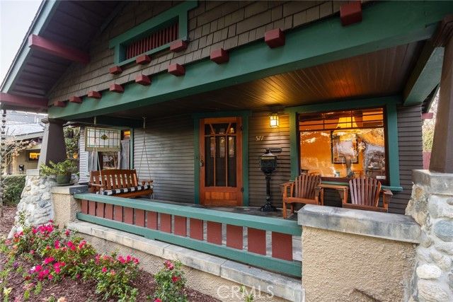 577 N Chester Avenue, Pasadena, CA 91106