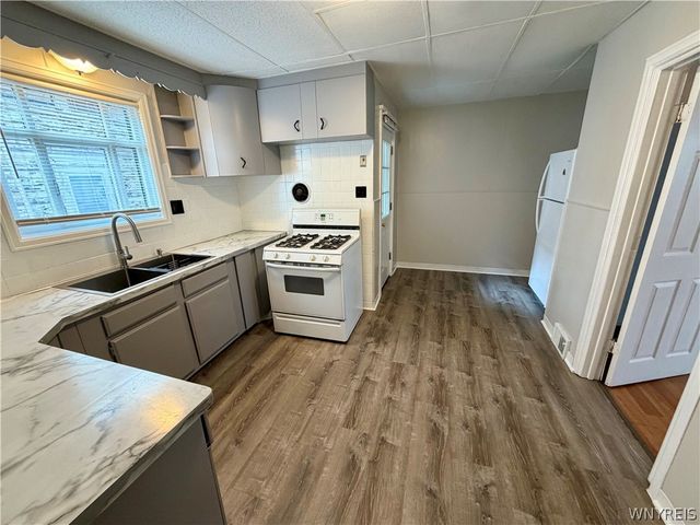 176 Winspear Avenue, Buffalo, NY 14215