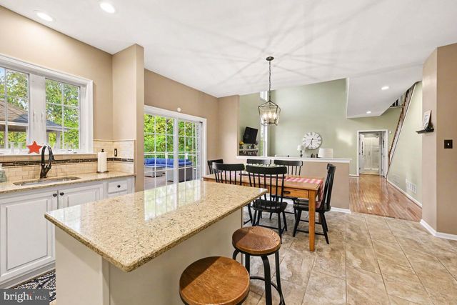 203 CRITTENDEN DR, Newtown, PA 18940