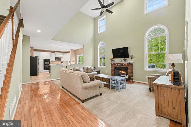 203 CRITTENDEN DR, Newtown, PA 18940