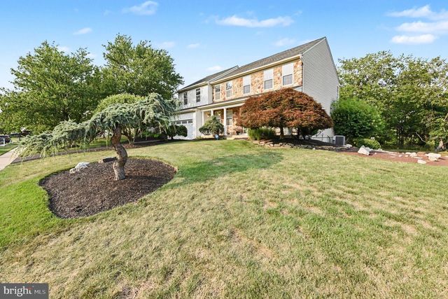 203 CRITTENDEN DR, Newtown, PA 18940
